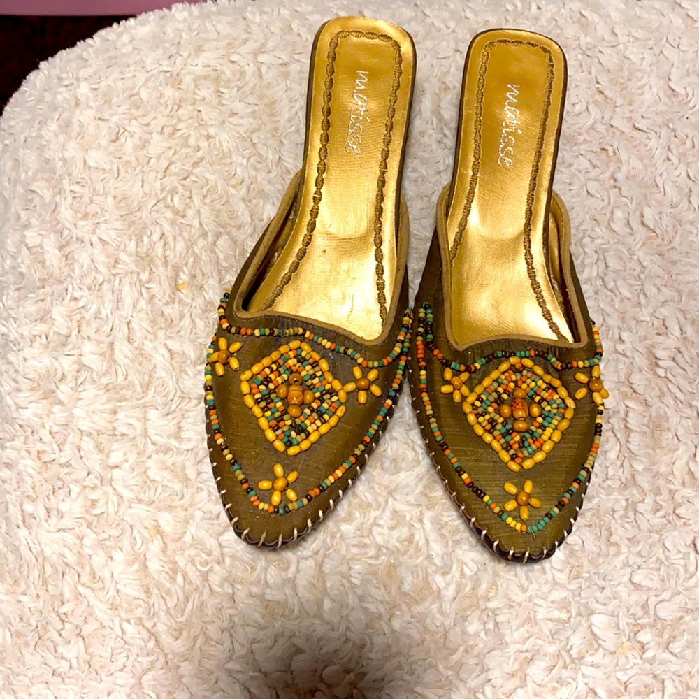 Beautiful beautiful kitten heel
